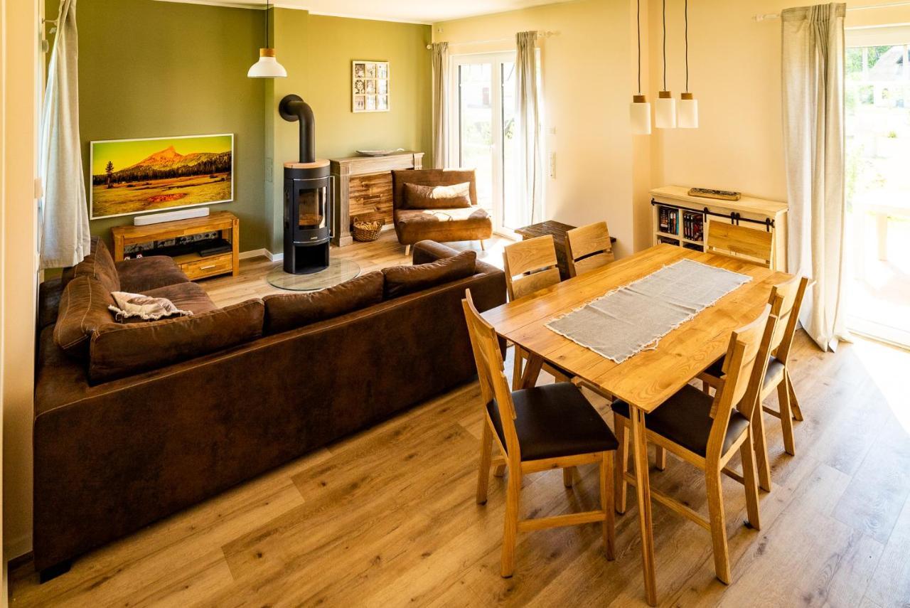 Luxusferienhaus Fuchsbau - Mit Netflix, Playstation, Sauna, Sportraum Und Kamin Zirchow Exterior photo