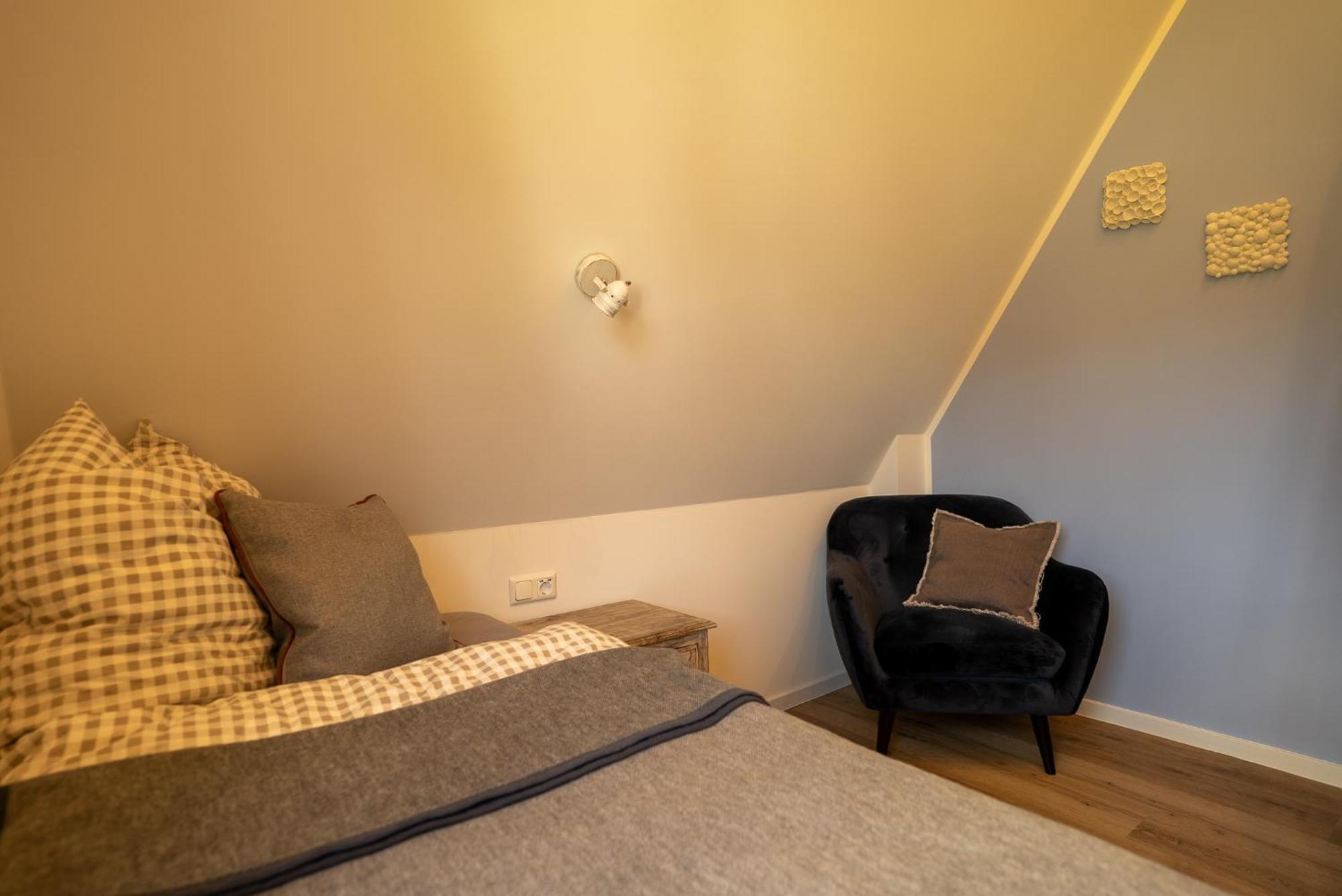 Luxusferienhaus Fuchsbau - Mit Netflix, Playstation, Sauna, Sportraum Und Kamin Zirchow Room photo